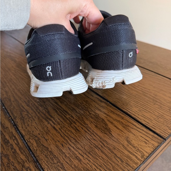 On Cloud 5 Black Women's Running Shoes Size 9.5 - Picture 6 of 14